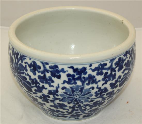 A Chinese blue and white deep bowl, Qianlong seal mark, 19th century, diam. 24.5cm